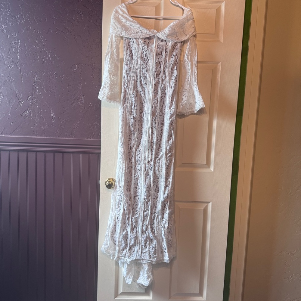 Elegant White Lace Dress